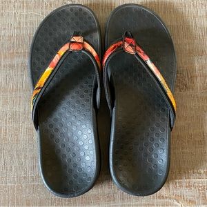 Vionic Tide II Black Floral. 9